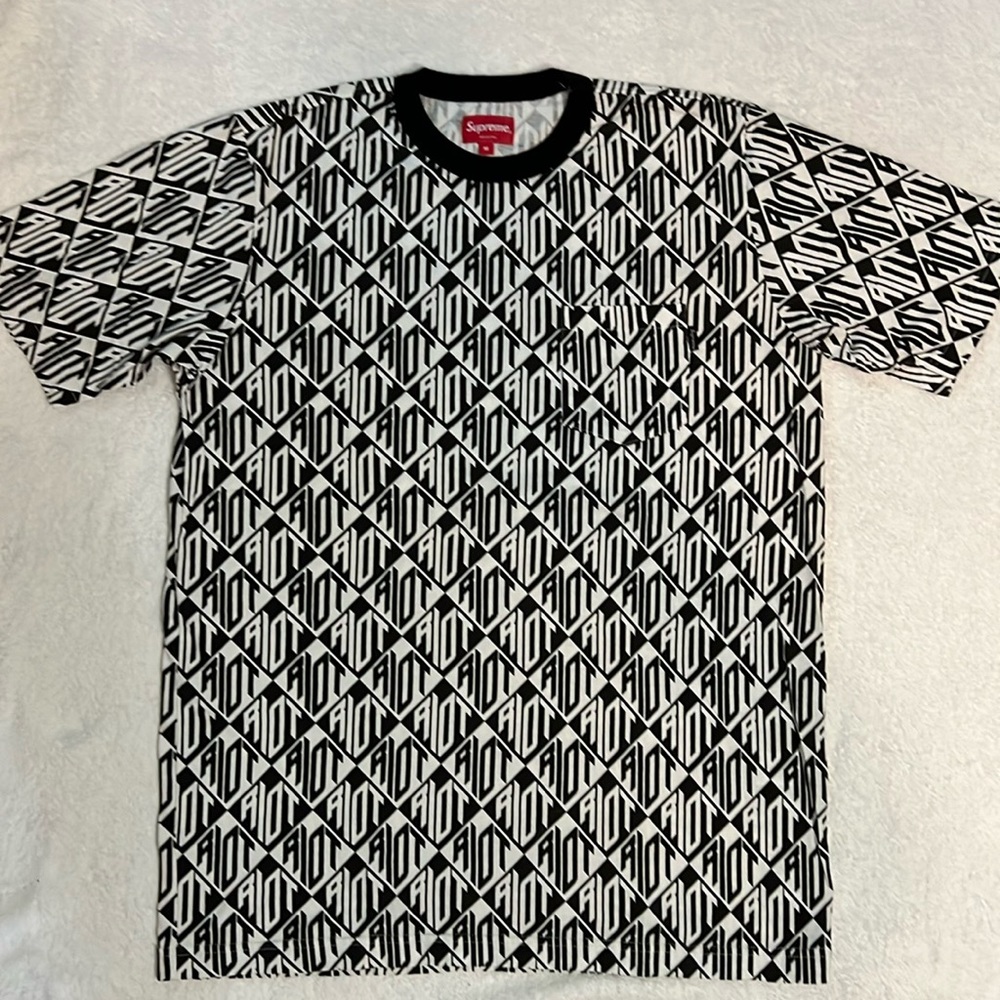 Supreme Short Sleeve Pocket T-Shirt, Black and White, Medium